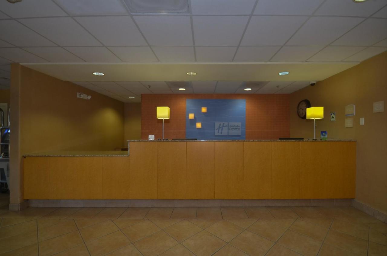 Holiday Inn Express Las Vegas-Nellis By Ihg Екстериор снимка