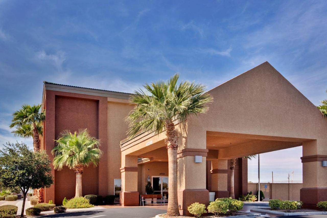 Holiday Inn Express Las Vegas-Nellis By Ihg Екстериор снимка