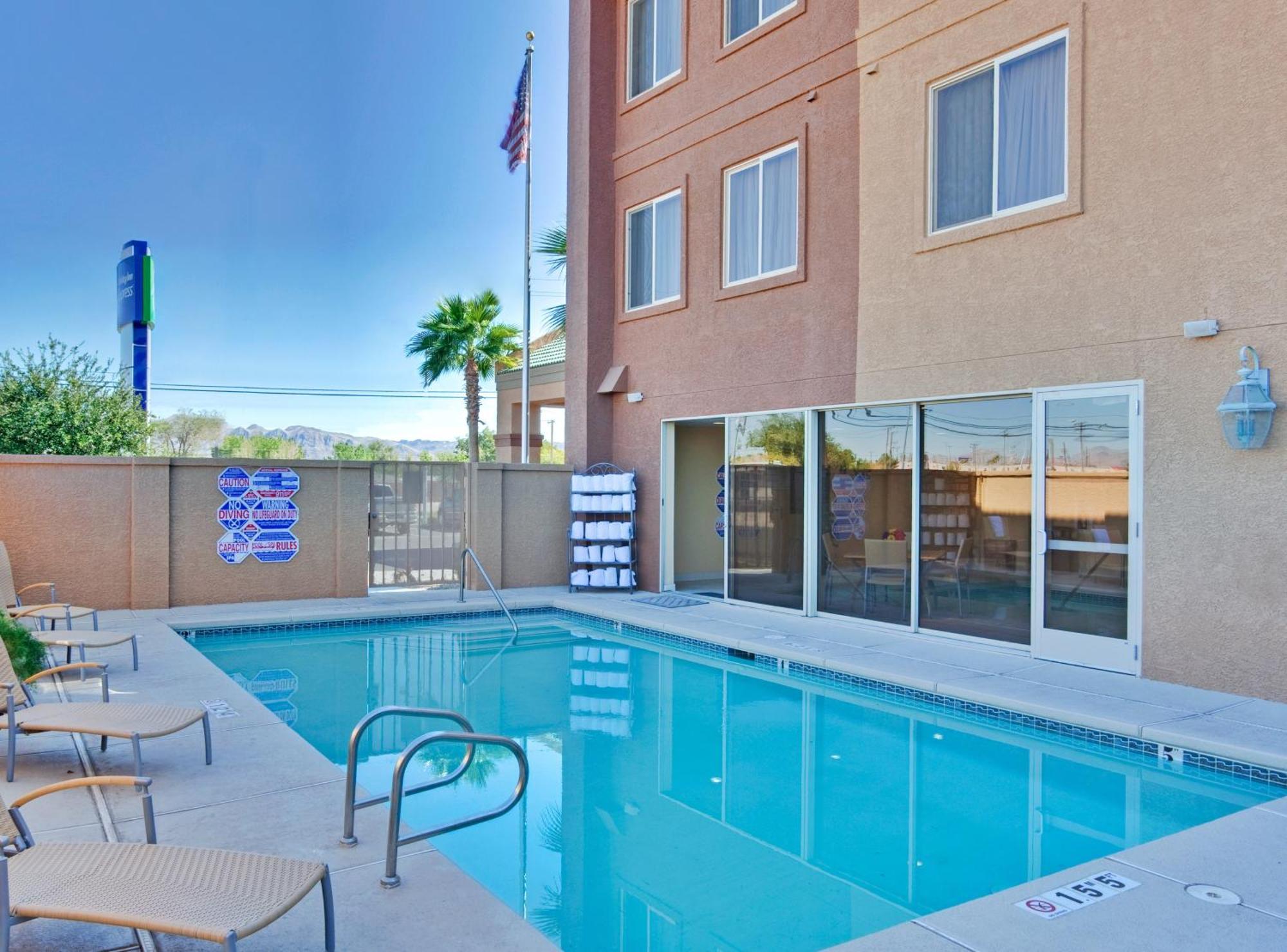 Holiday Inn Express Las Vegas-Nellis By Ihg Екстериор снимка