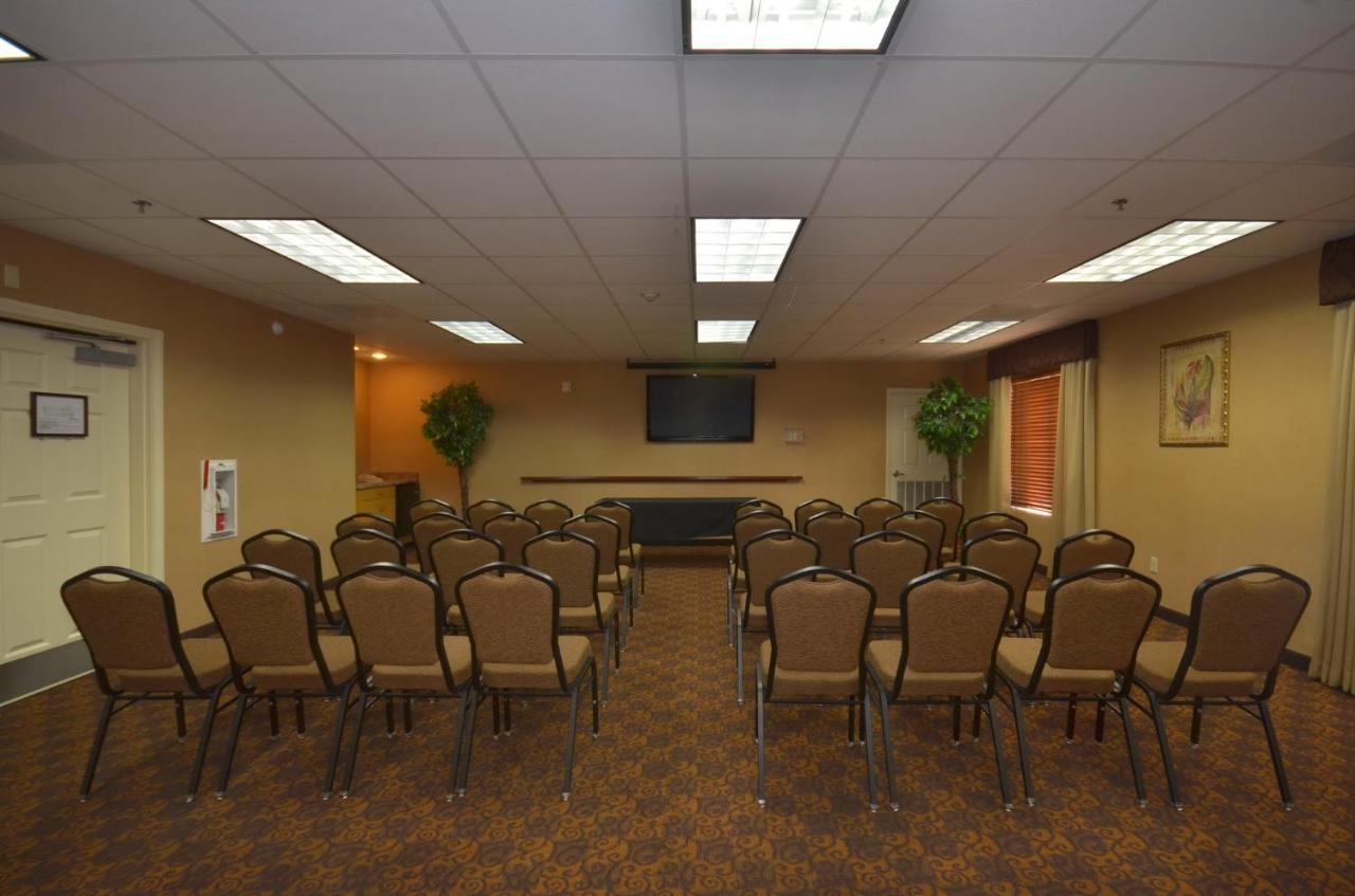 Holiday Inn Express Las Vegas-Nellis By Ihg Екстериор снимка