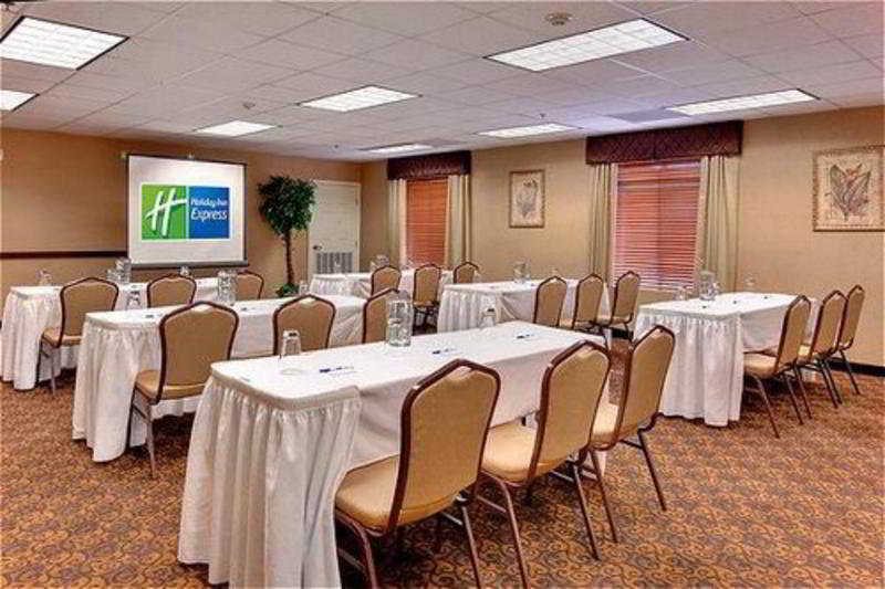 Holiday Inn Express Las Vegas-Nellis By Ihg Съоръжения снимка
